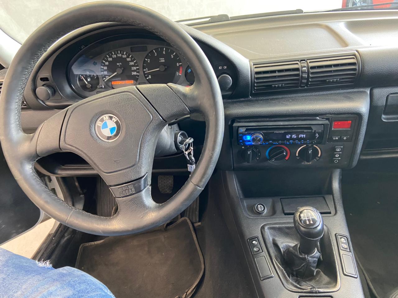BMW 318i