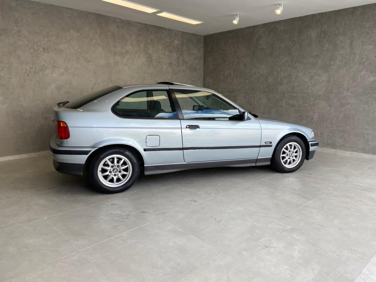 BMW 318i